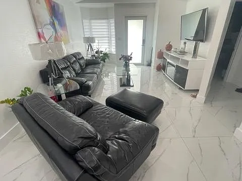 3 bed, 1250 sqft, $3,400 — Photo 4
