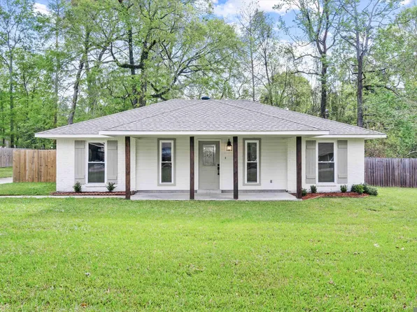 29260 Peggy Dr, Walker, LA 70785