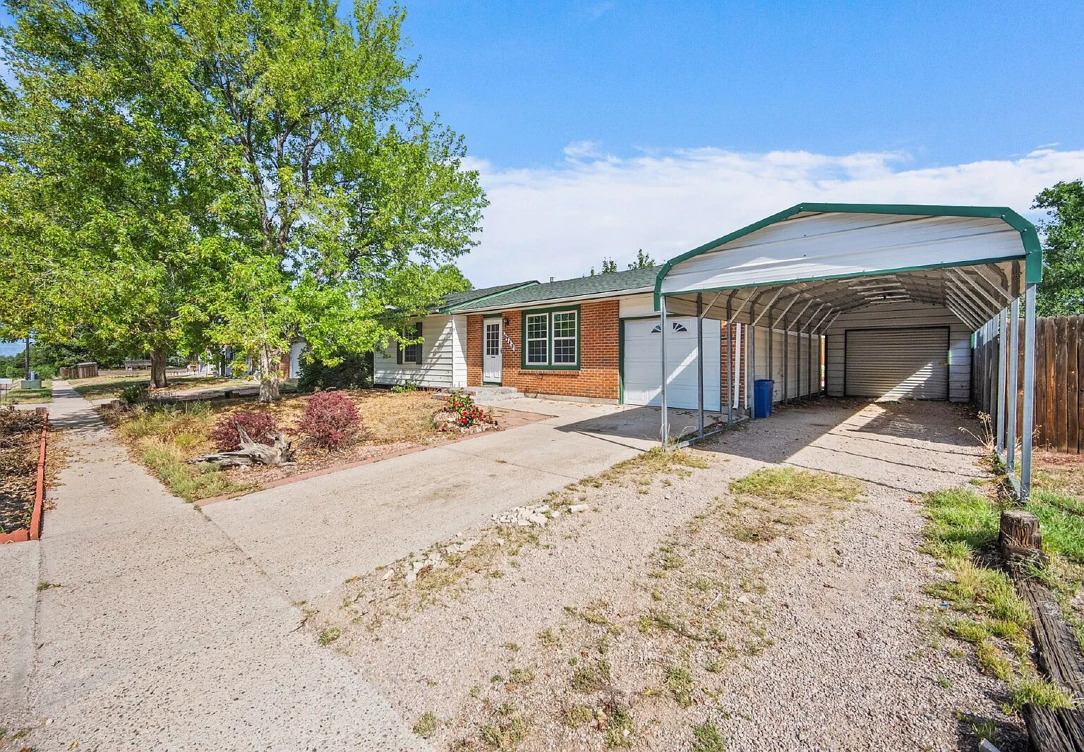 2 bed, 1.0 bath, 934 sqft, $1,600 — Photo 3