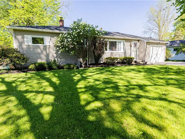 55 Hillside Rd, Penfield, NY 14526