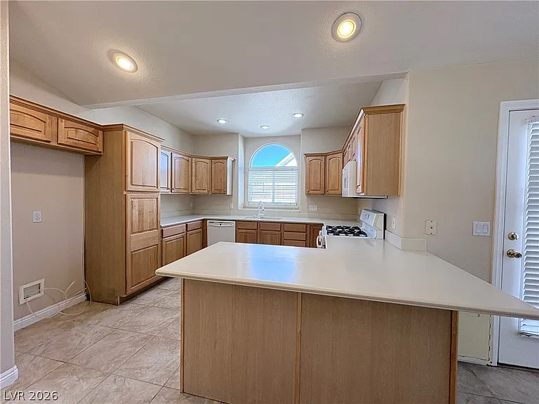 6544 Timberview Ct — Photo 9