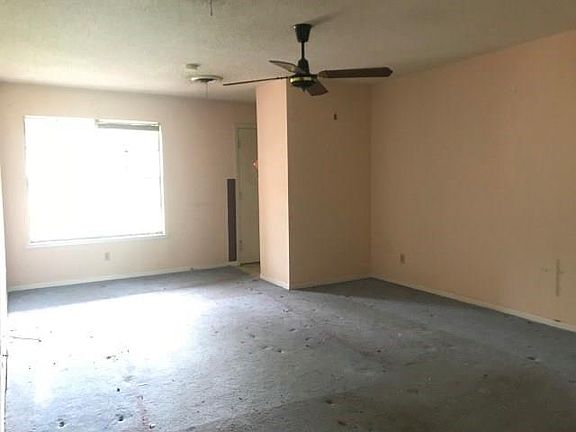 2nd image of 1112 Harlan Ave