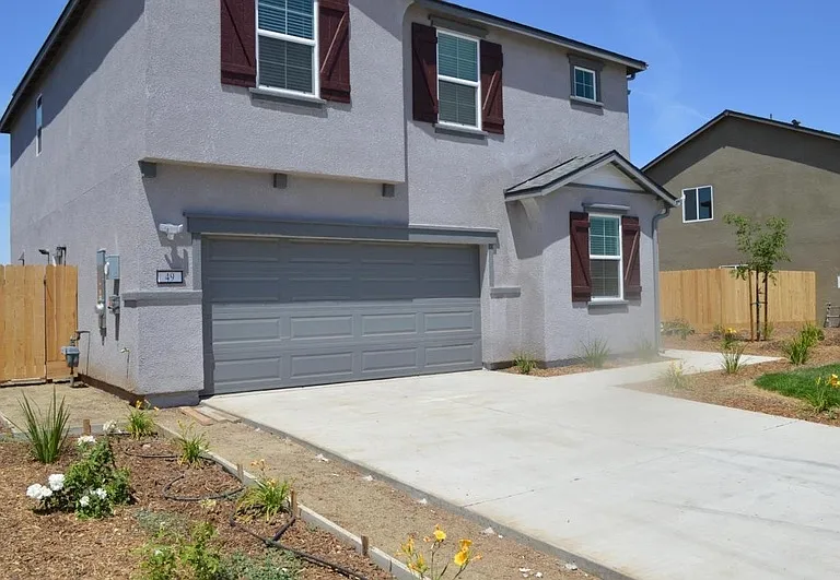 49 Medieval St — Photo 2