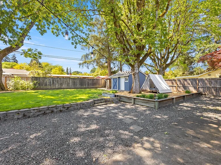 12320 SW Tremont St — Photo 26