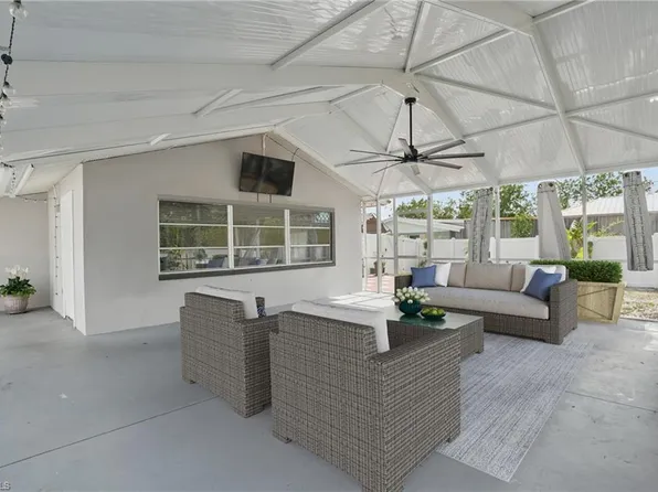 426 Chestnut Ave NW, PORT CHARLOTTE, FL 33952