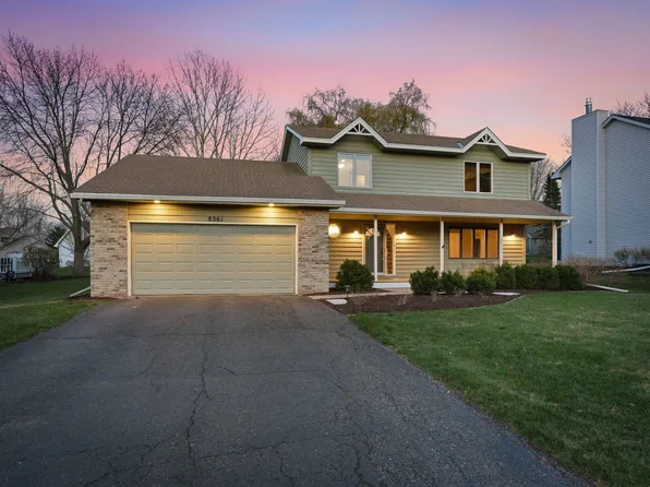 8361 W Lake Dr, Chanhassen, MN 55317