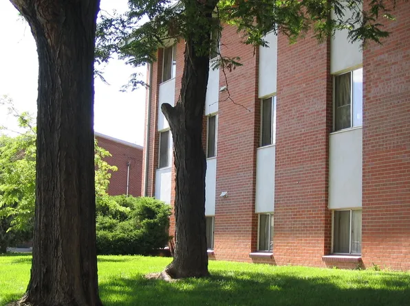 Westminster Park Plaza Apartment Homes 2740