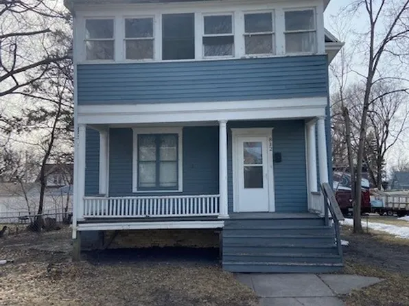 812 10th St N, Fargo, ND 58102