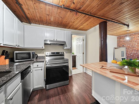 3rd image of 201 S Hoskins Rd APT 129