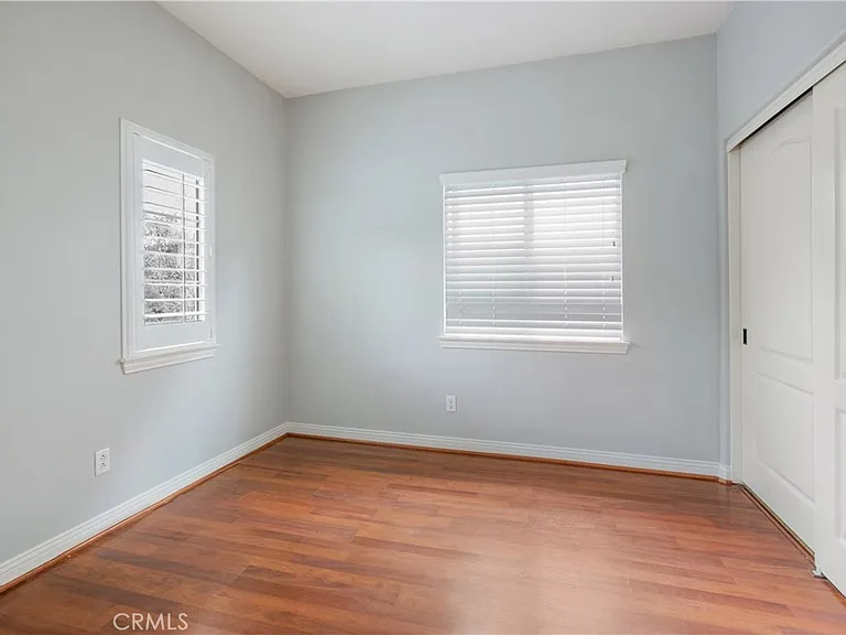 1 Bower Ln — Photo 32