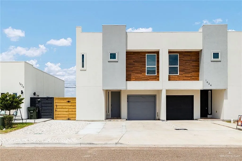 2 bed, 2.5 bath, 1294 sqft, $1,500 — Photo 1