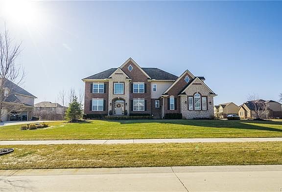 2nd image of 52413 Aspen Dr