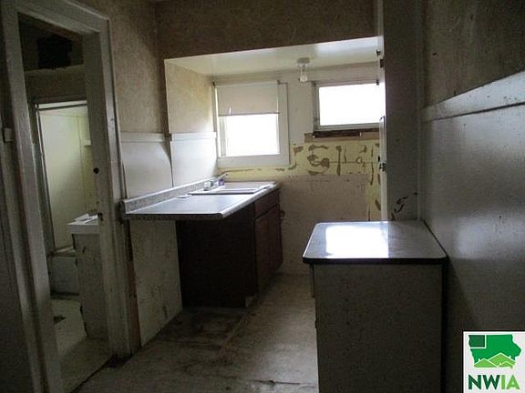 5th image of 1411 24th St