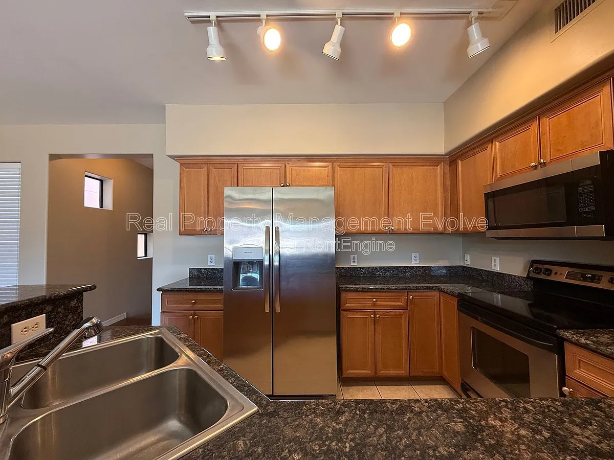 Building Photo - 20660 N 40th St #2015