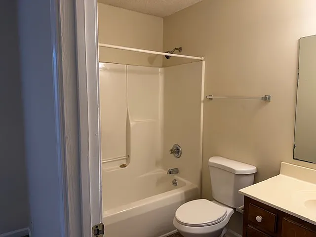 2 bed, 1013 sqft, $1,100 — Photo 4