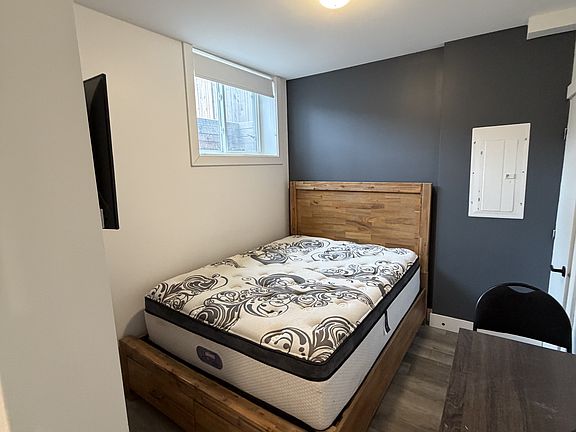 2nd image of 227 Blackburn Ave #1-R3