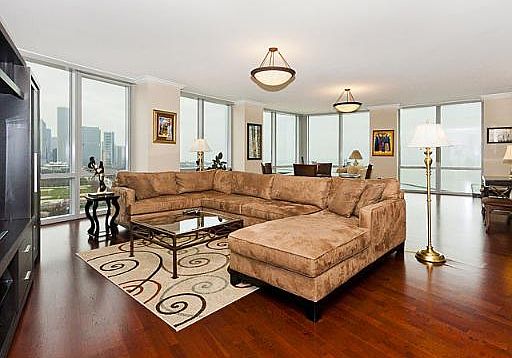 3rd image of 1211 S Prairie Ave APT 1801