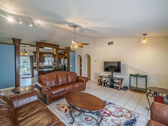 3rd image of 2404 Wolf Creek Dr