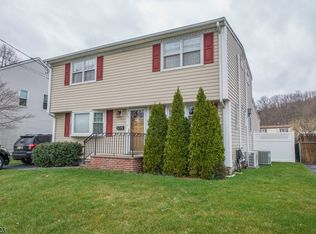 919 Colfax Ave, Pompton Lakes, NJ 07442