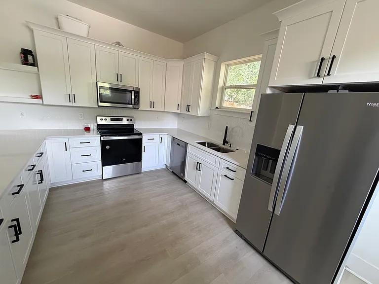 2958 Anderson Rd — Photo 2
