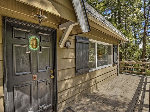 3rd image of 276 Crest Cir
