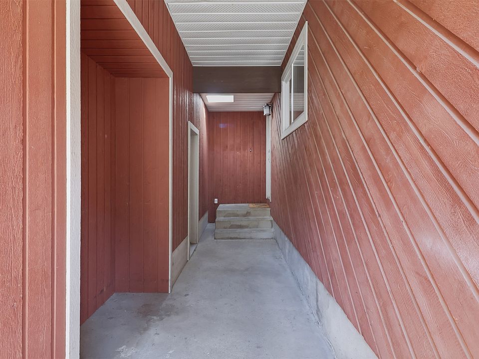 2266 Omineca Dr, Kamloops, BC V2E 1T9 | MLS #10383298 | Zillow