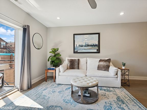4th image of 2743 N Ashland Ave #2S