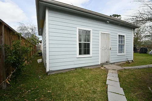 5817 Gaston St #B Photo 1