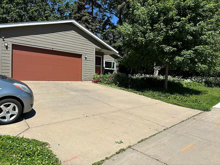 3424 Silver Lake Rd — Photo 1