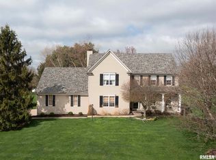 19028 250th Ave, Bettendorf, IA 52722