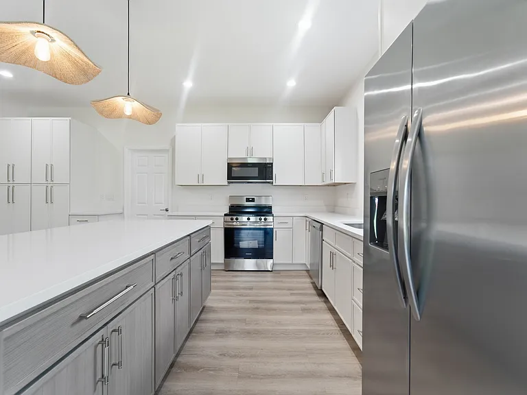 1324 Marshall Dr — Photo 7