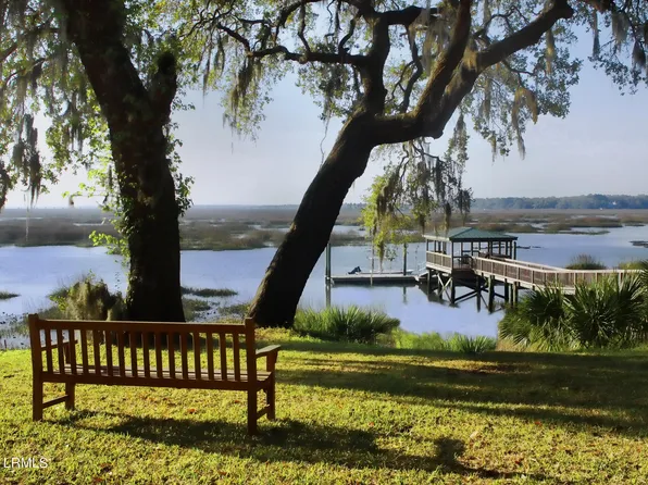 98 Gautier Pl, Beaufort, SC 29902