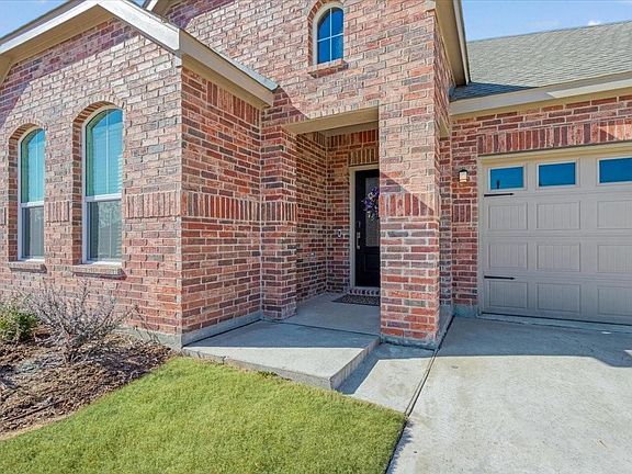 2nd image of 1413 Sandpebble Cir