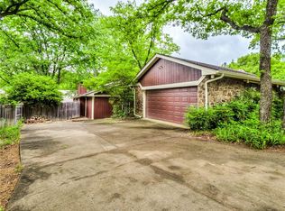 1904 Singingwood Rd, Edmond, OK 73013