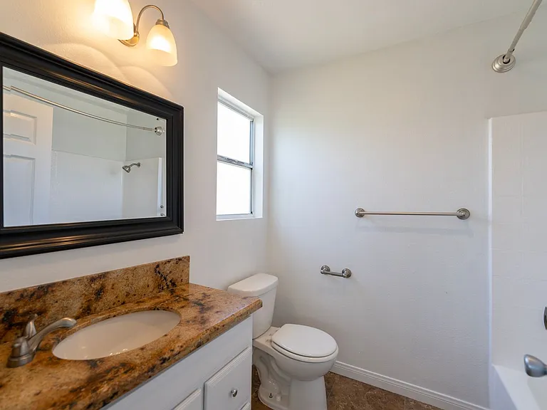 1611 S Bundy Dr — Photo 16