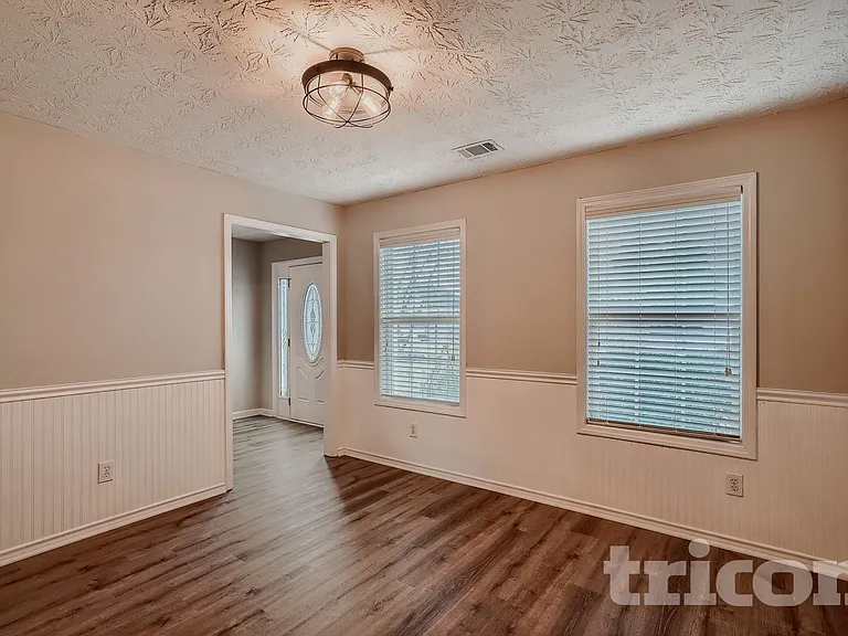 80 Maple Trce — Photo 16