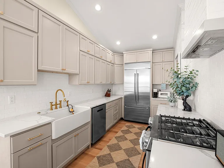 4701 Beach Dr SW — Photo 17