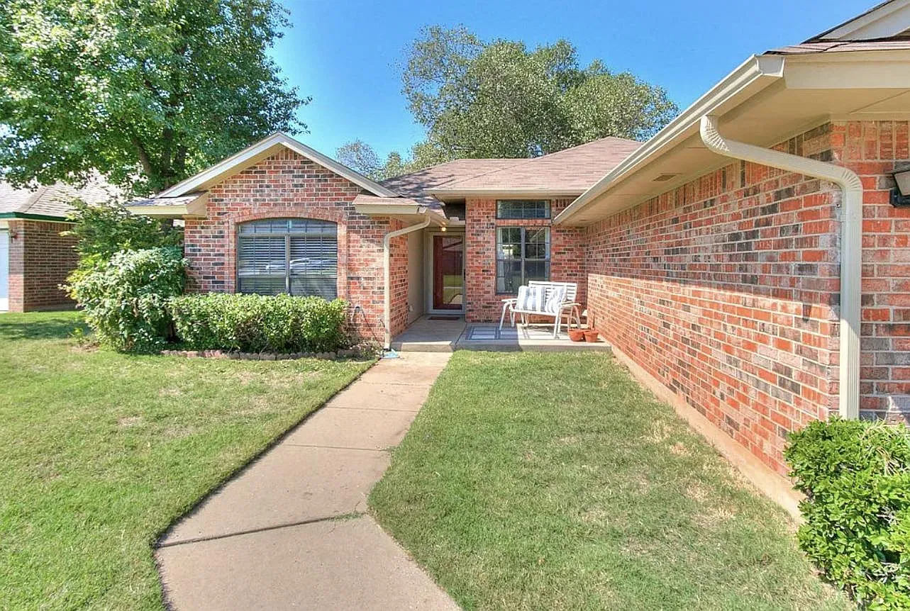 Rose Holw, Edmond — Photo 2