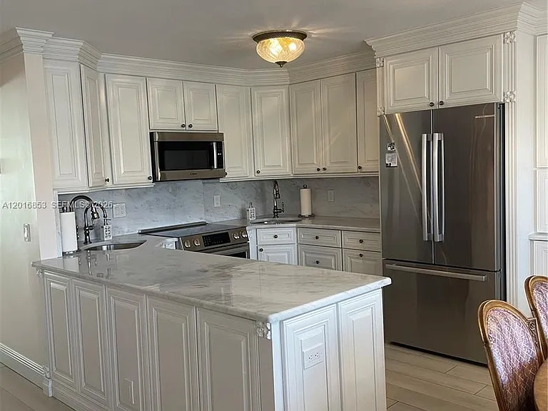 2091 Yarmouth E #2091 — Photo 13