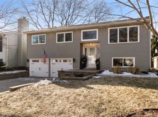 1504 E Lowden Ave, Wheaton, IL 60189