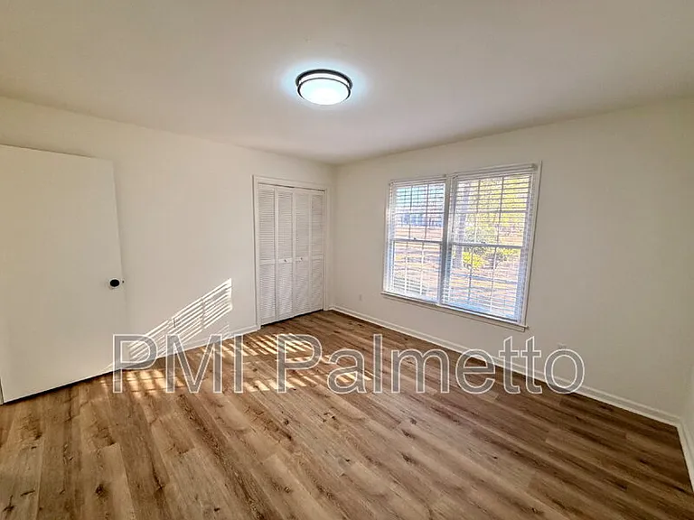 222 Indian Creek Cir — Photo 14