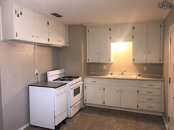 5th image of 101 S Kirkwell Cir