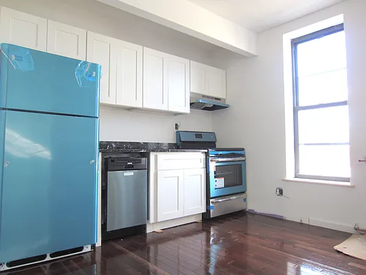 Rented by Bold New York | media 16