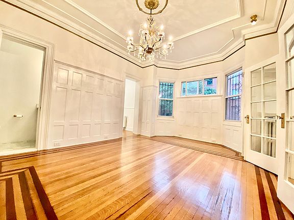 4th image of 134 Gates Ave #1