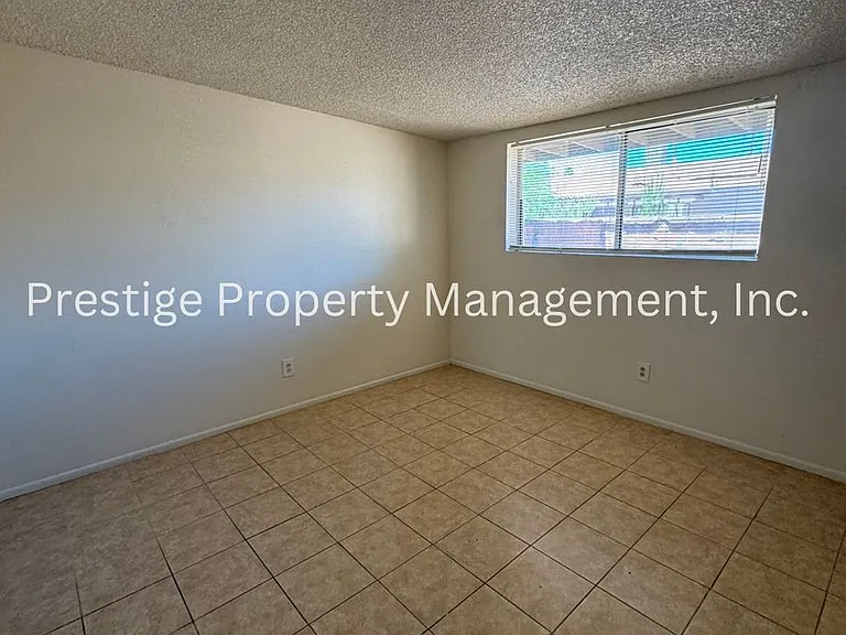 2302-2312 N Ralph Ave — Photo 12