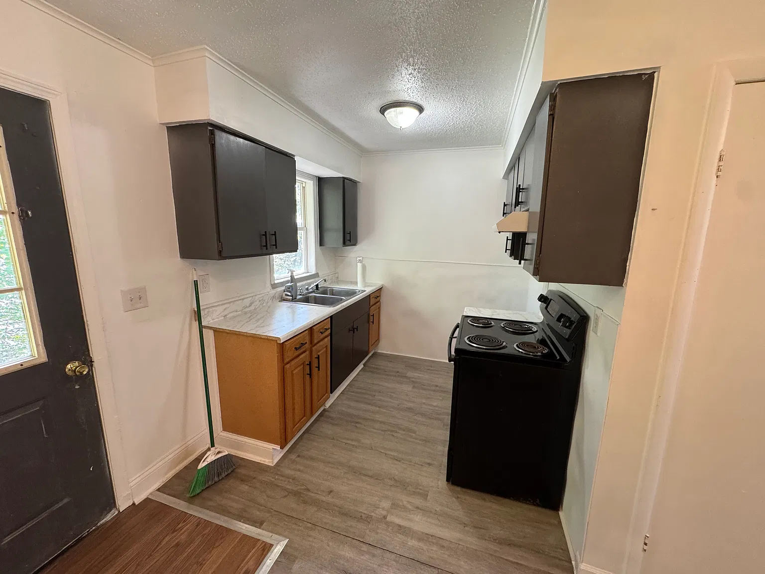 2 bed, 700 sqft, $1,000 — Photo 4