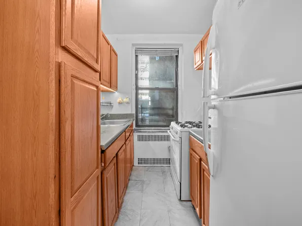 3220 Avenue H image 1 of 11