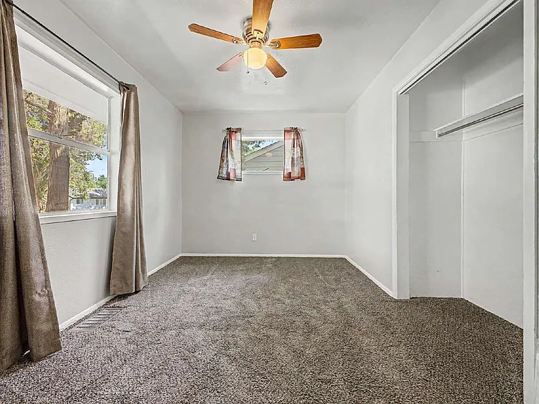 1230 S Grape St — Photo 21
