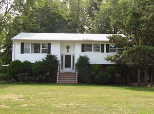 25 Addison Dr, Fairfield, NJ 07004