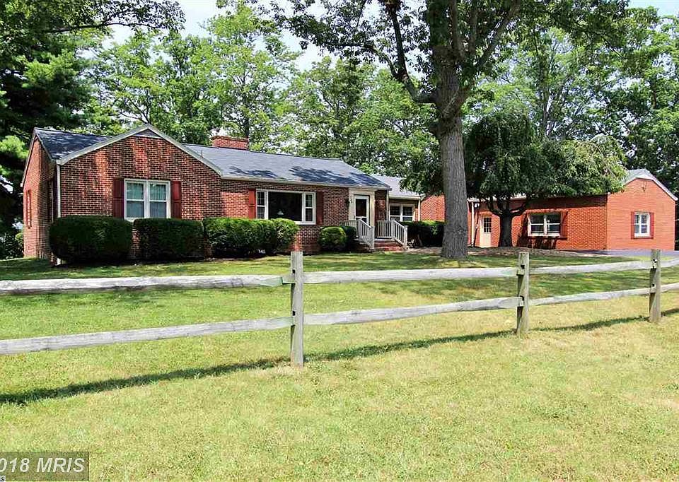 1st image of 736 Hillcrest Dr